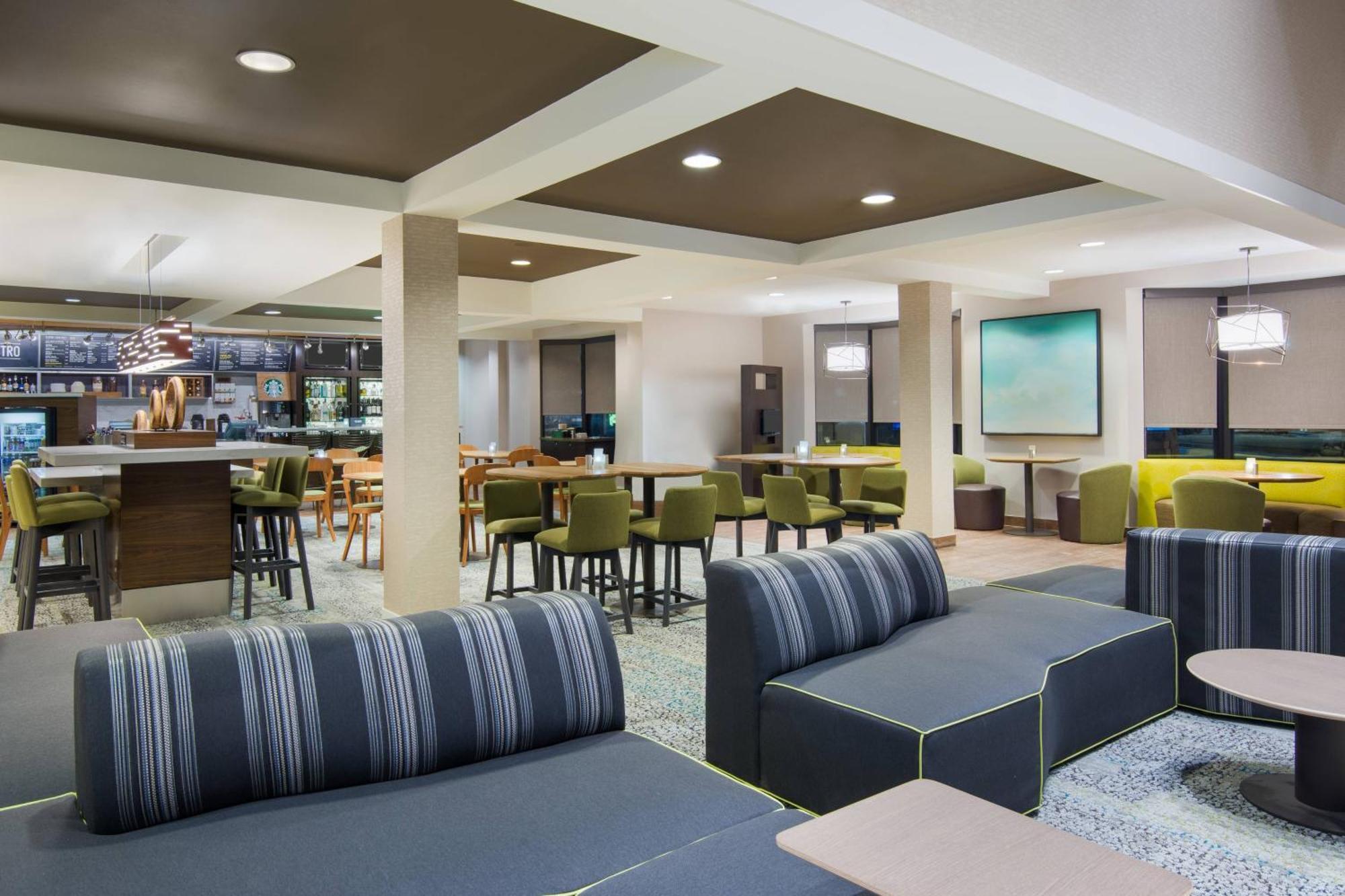 מלון Courtyard By Marriott Springfield Airport מראה חיצוני תמונה