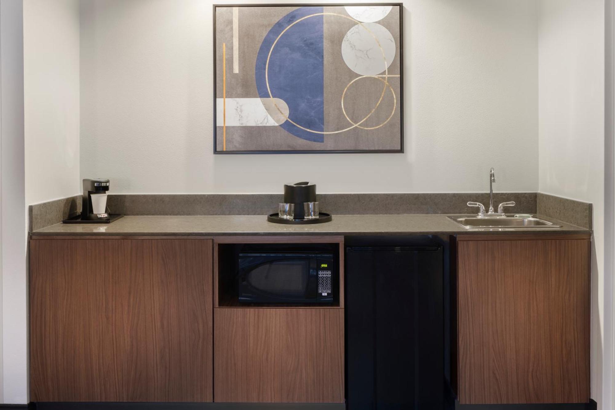 מלון Courtyard By Marriott Springfield Airport מראה חיצוני תמונה