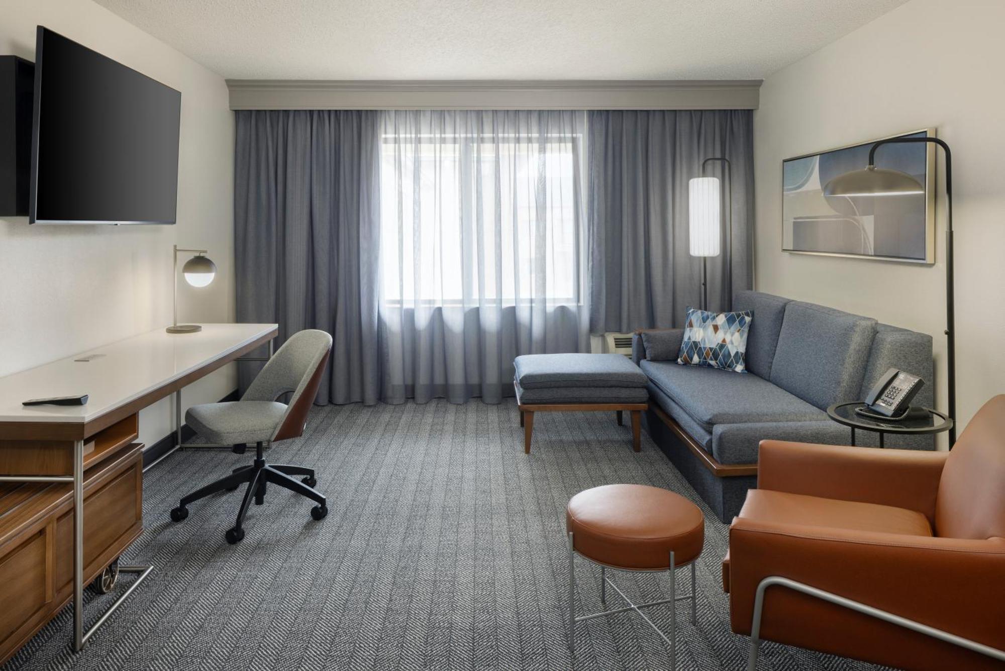 מלון Courtyard By Marriott Springfield Airport מראה חיצוני תמונה
