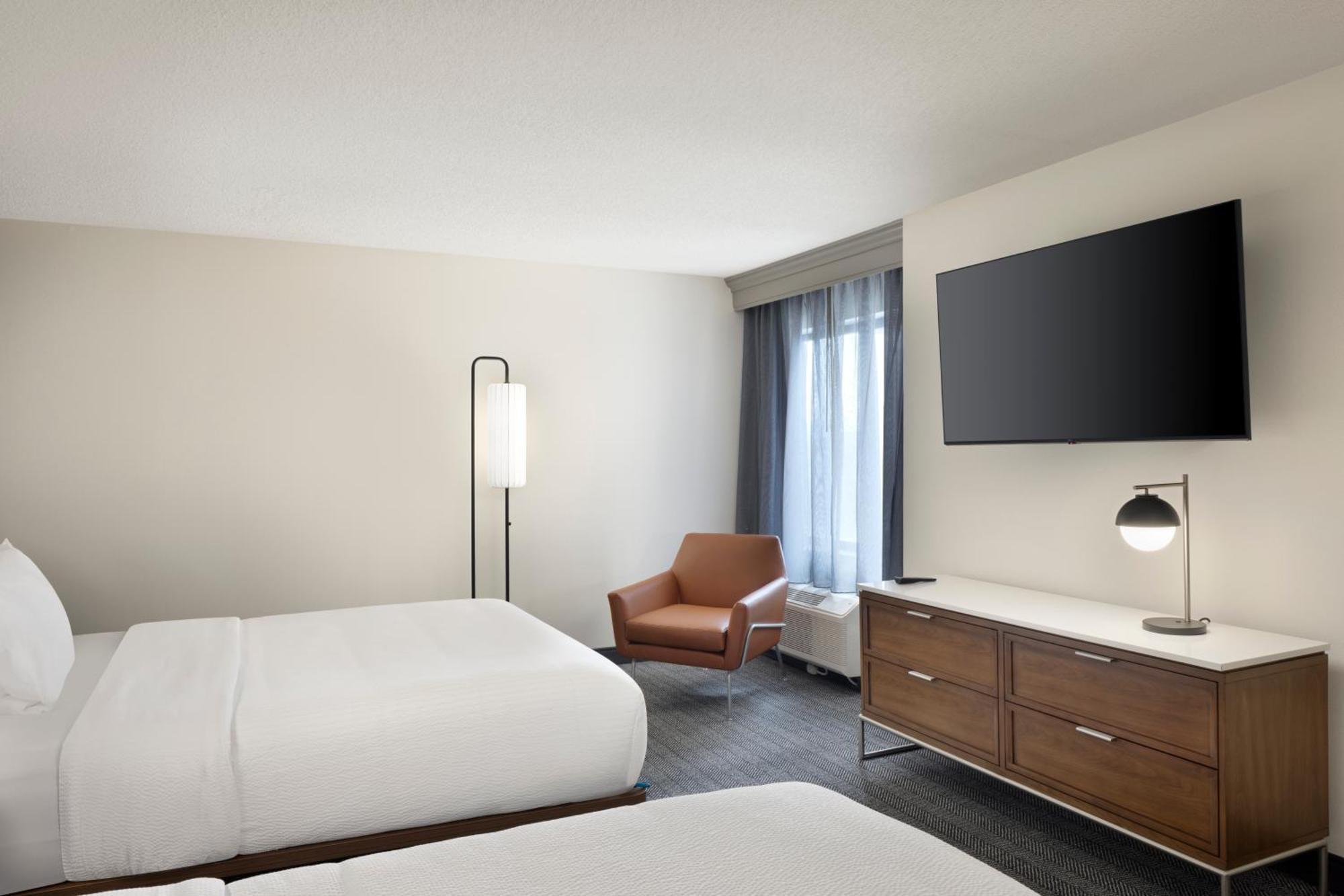 מלון Courtyard By Marriott Springfield Airport מראה חיצוני תמונה